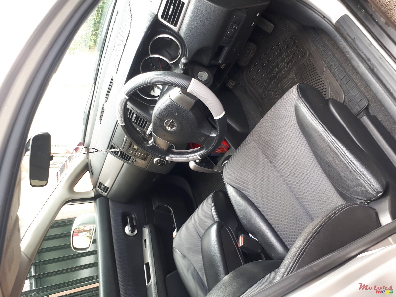 2006' Nissan Tiida photo #4