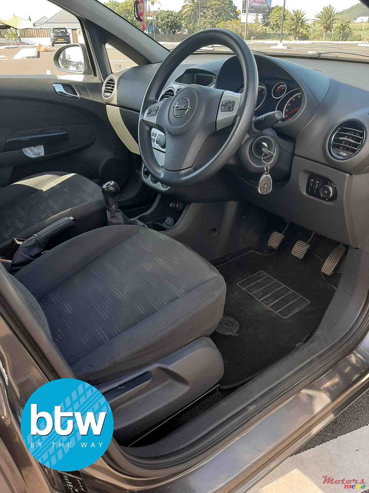 2013' Opel Corsa photo #5