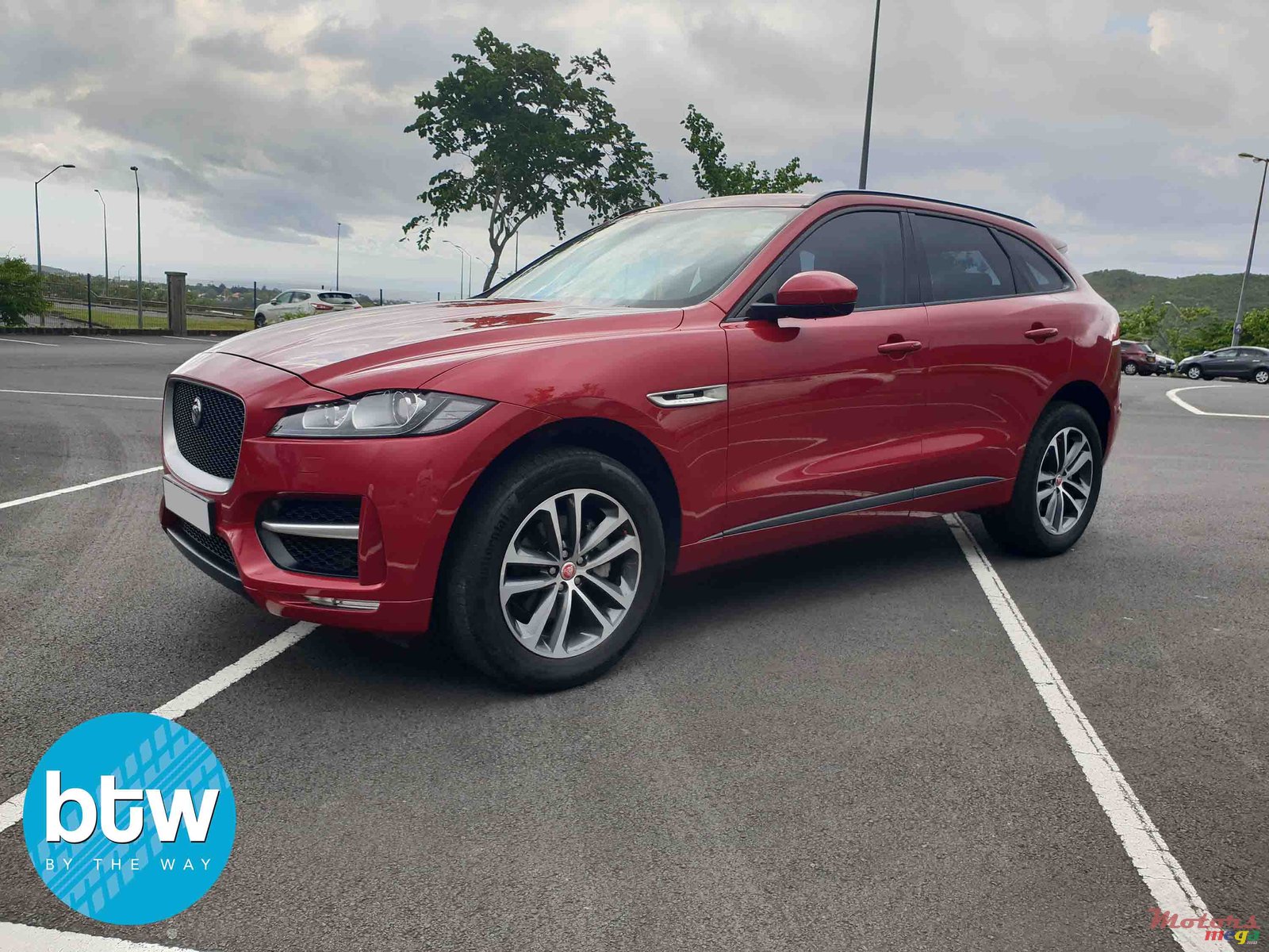 2017' Jaguar F-Type photo #2