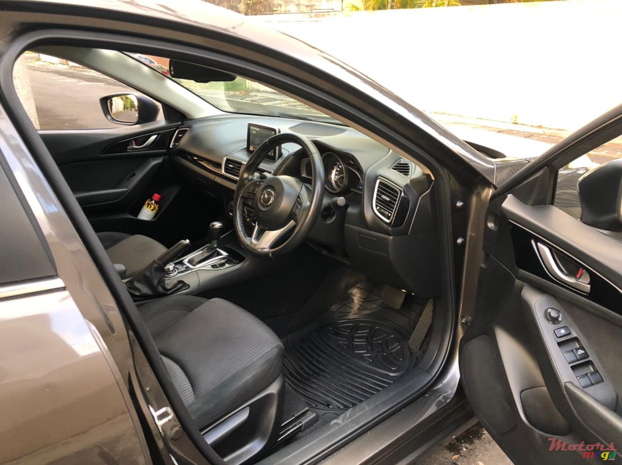 2014' Mazda 3 photo #5