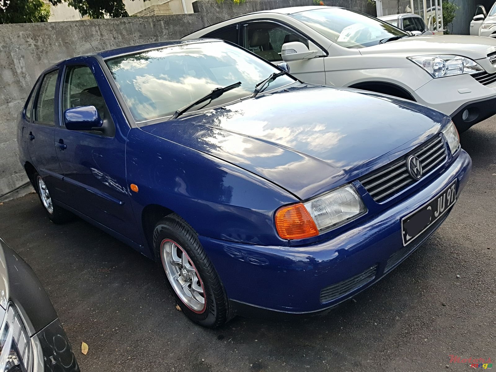1997' Volkswagen polo sedan photo #1