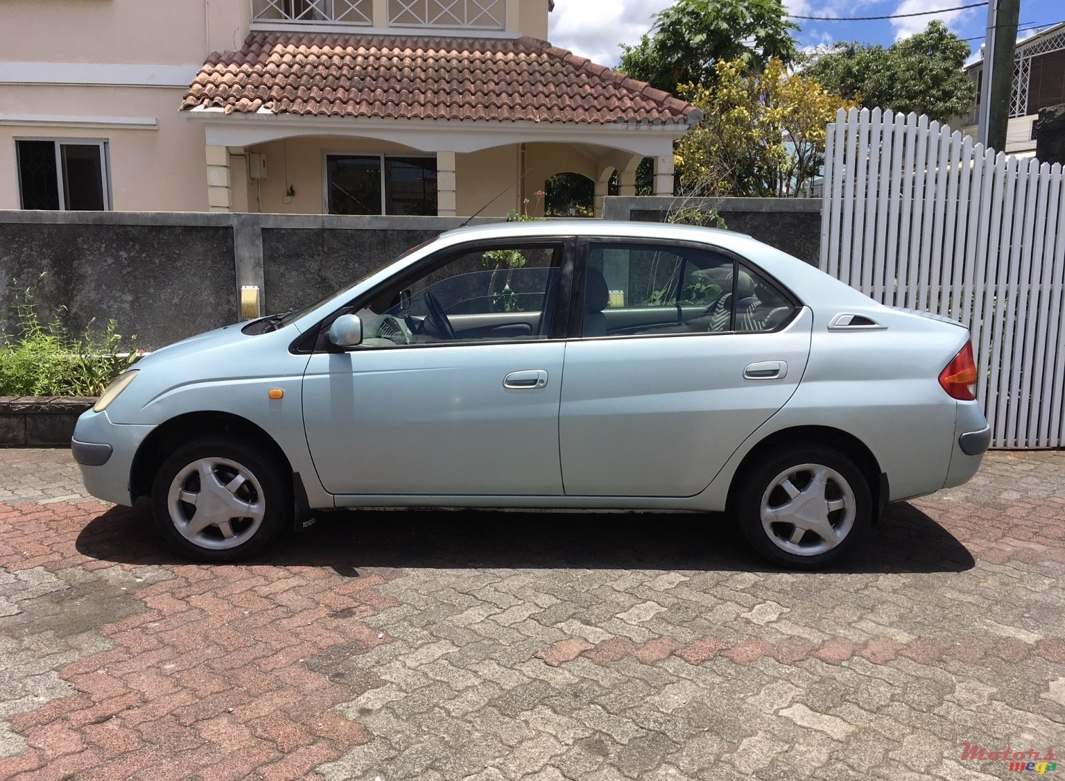 1998' Toyota Prius photo #1