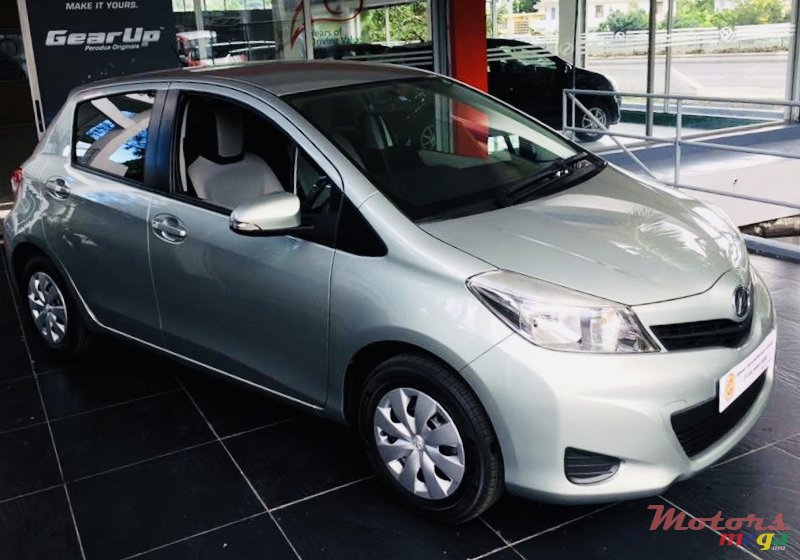 2013' Toyota Vitz photo #1