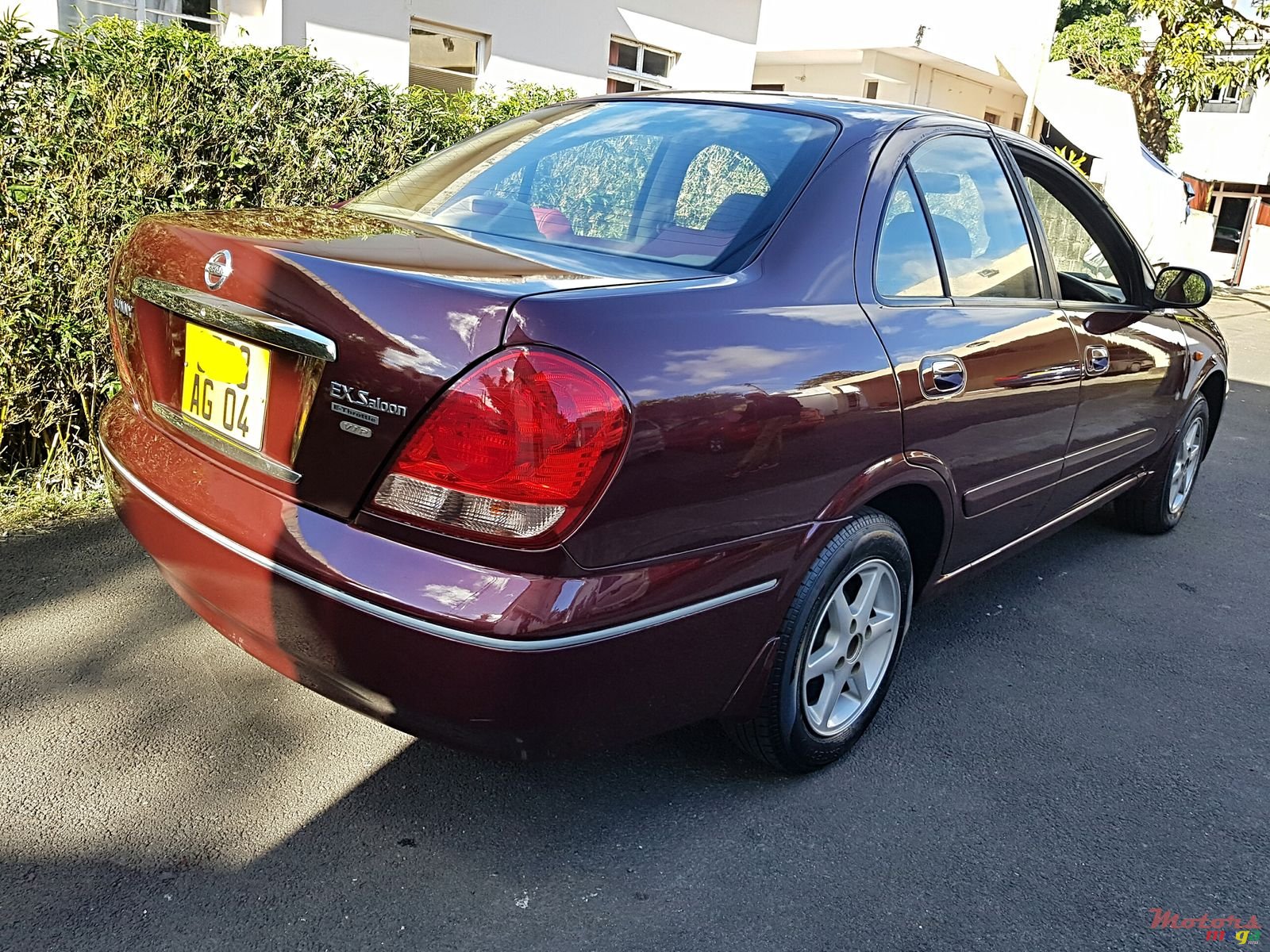 2004' Nissan Sunny Vip n17 photo #2