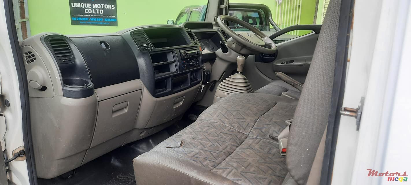 2014' Nissan Cabstar photo #5