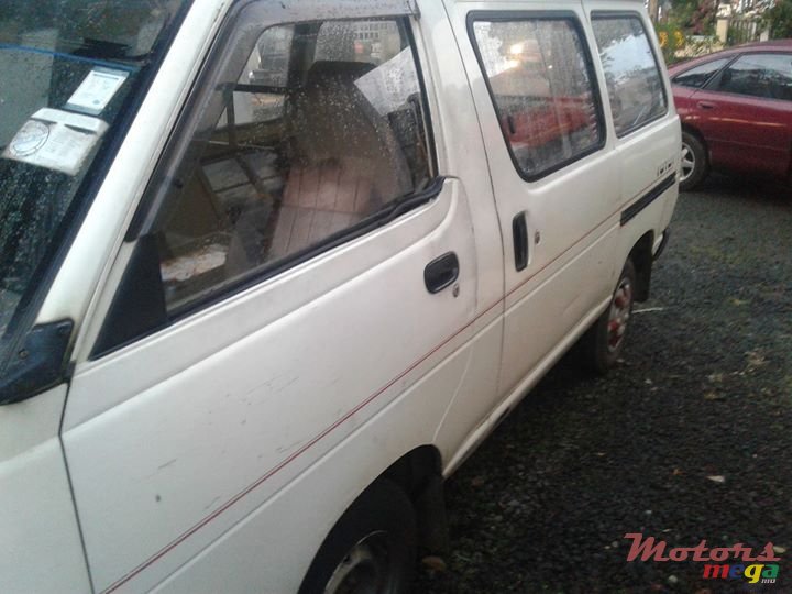 1994' Toyota photo #3