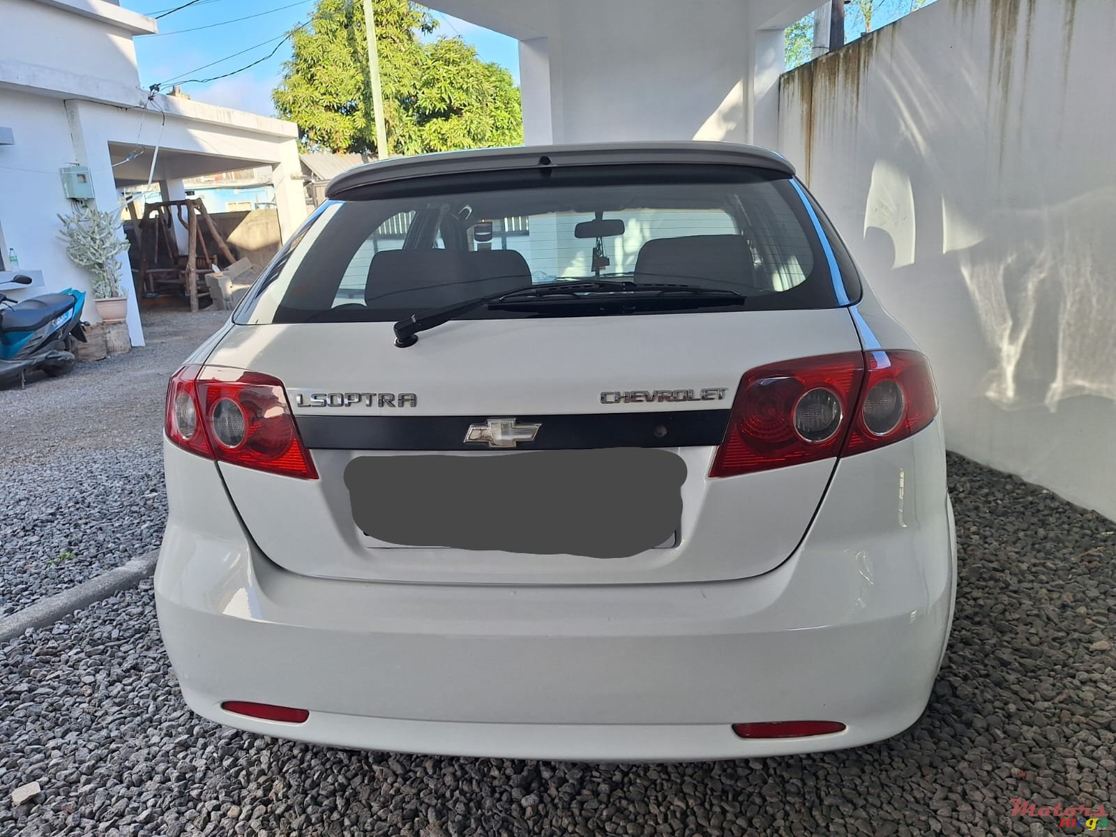 2005' Chevrolet Optra photo #2