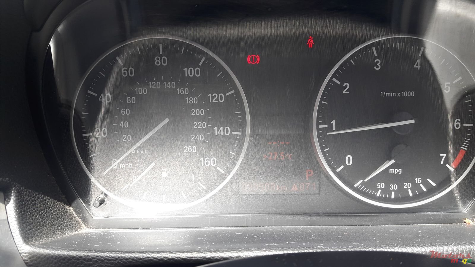 2010' BMW 318 photo #6