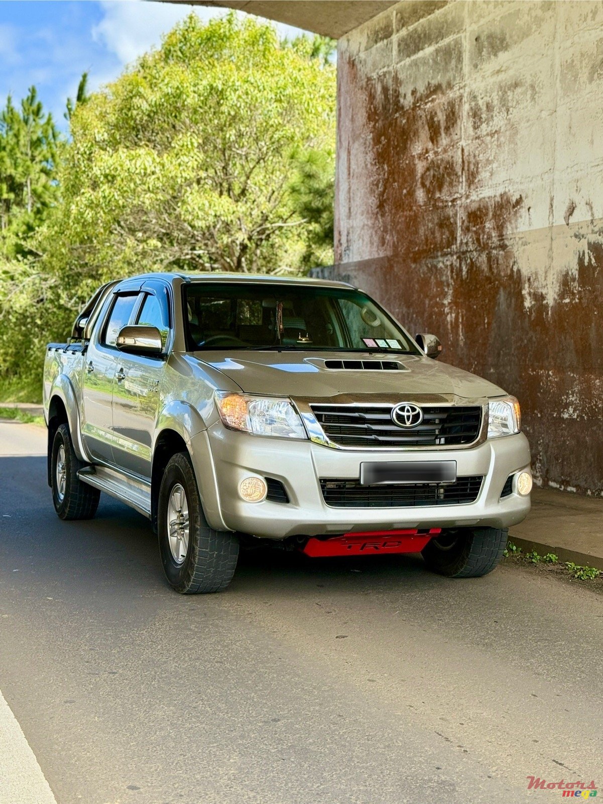 2013' Toyota Hilux 3.0 D-4D photo #2