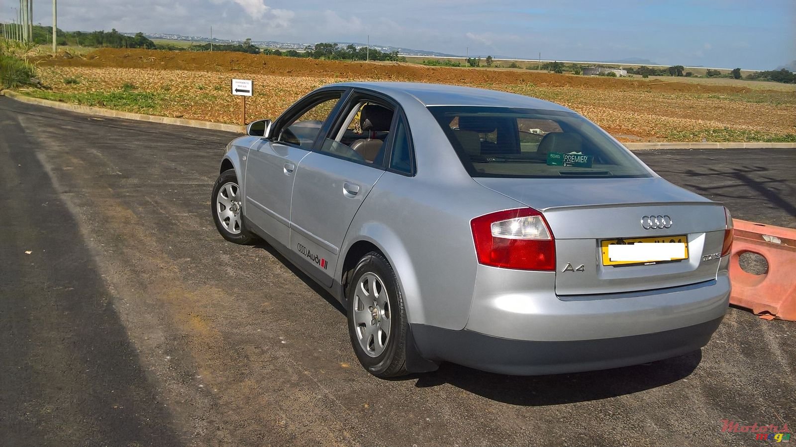 2001' Audi A4 Sedan MODEL B6 photo #2