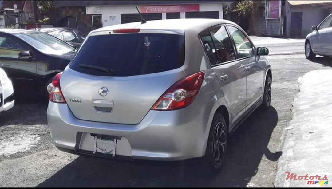 2011' Nissan Tiida photo #4