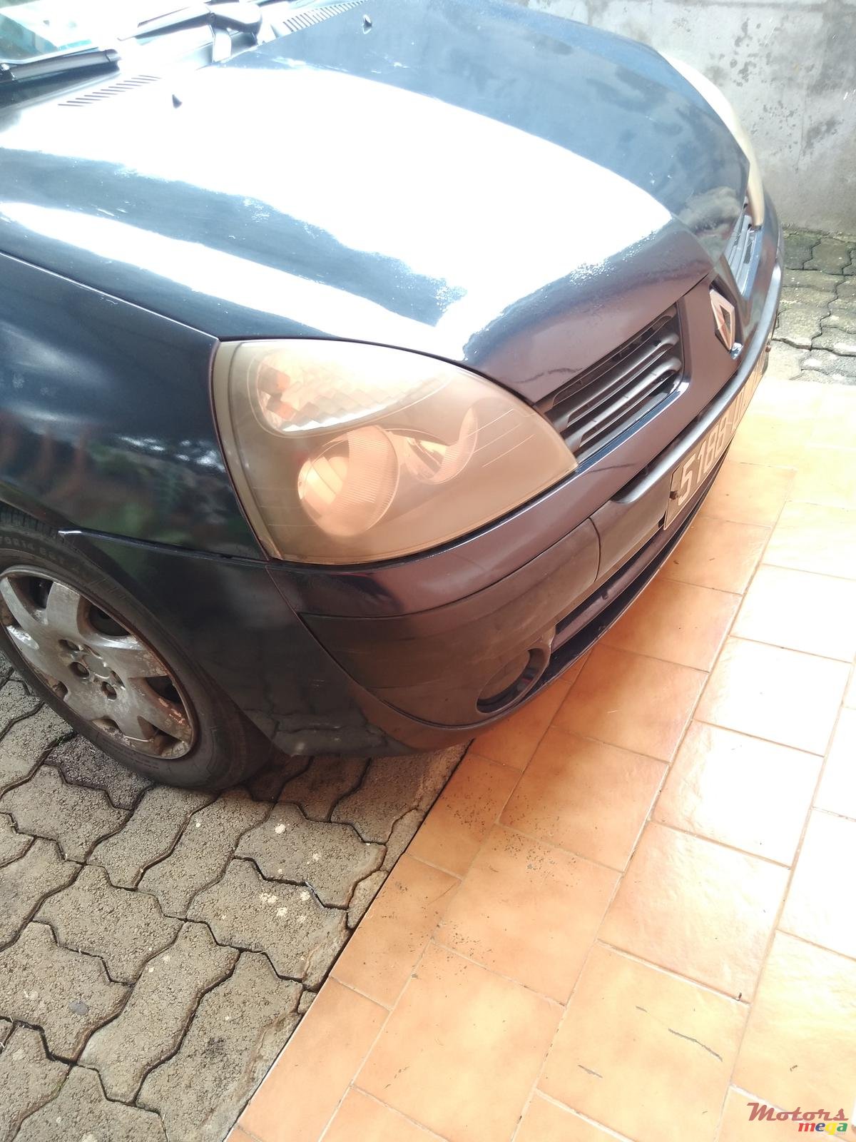 2004' Renault Clio photo #2