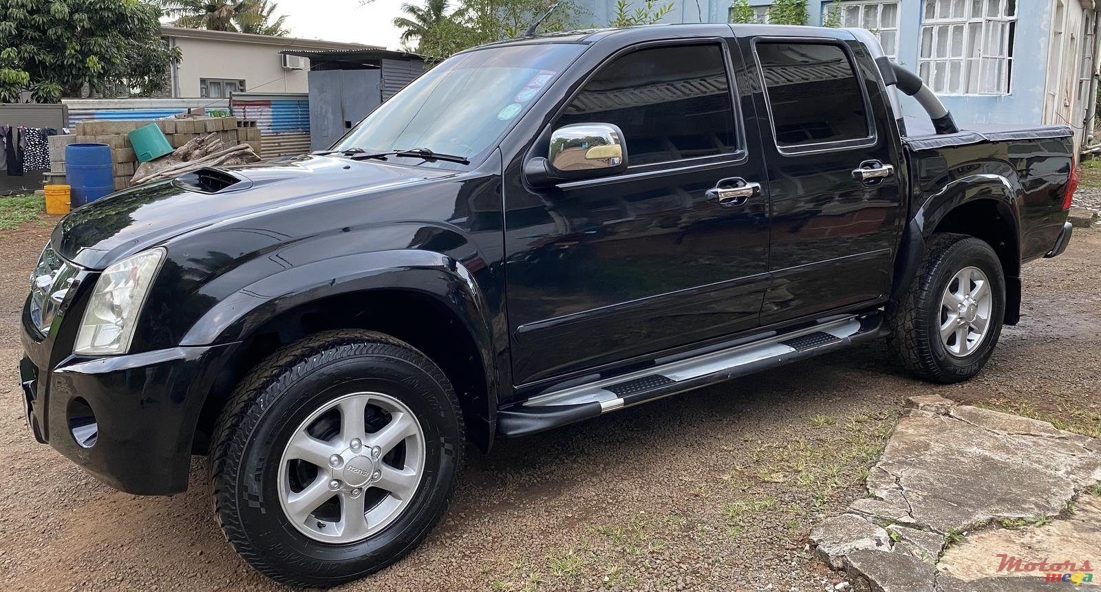 2009' Isuzu KB Series KB 300 photo #2