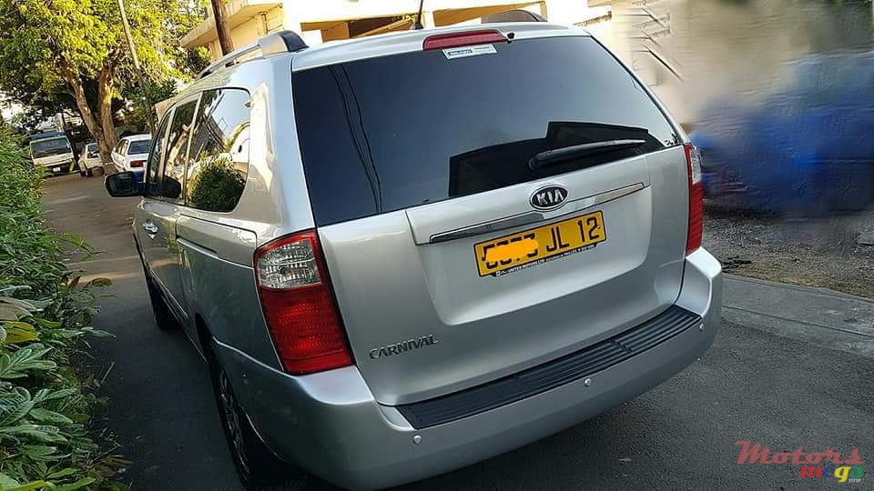 2012' Kia Carnival 7 seater photo #4