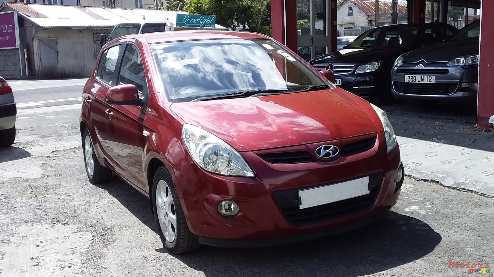 2010' Hyundai i20 photo #1