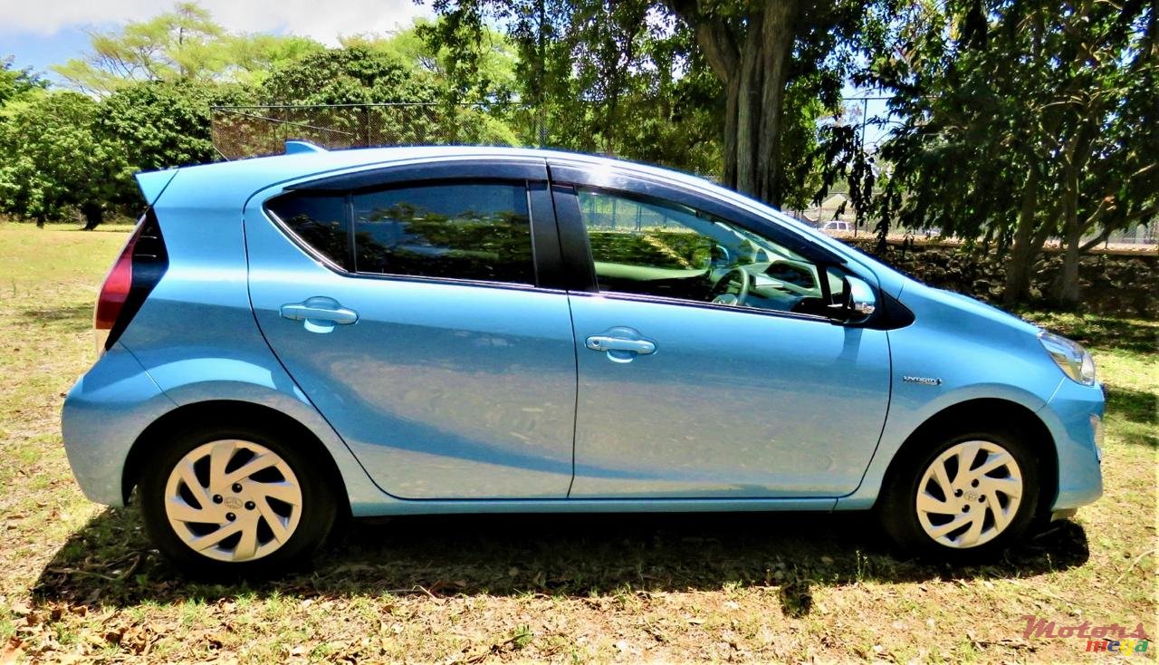 2016' Toyota Aqua photo #3