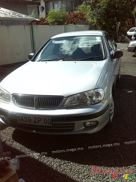 2000' Nissan Sunny photo #2
