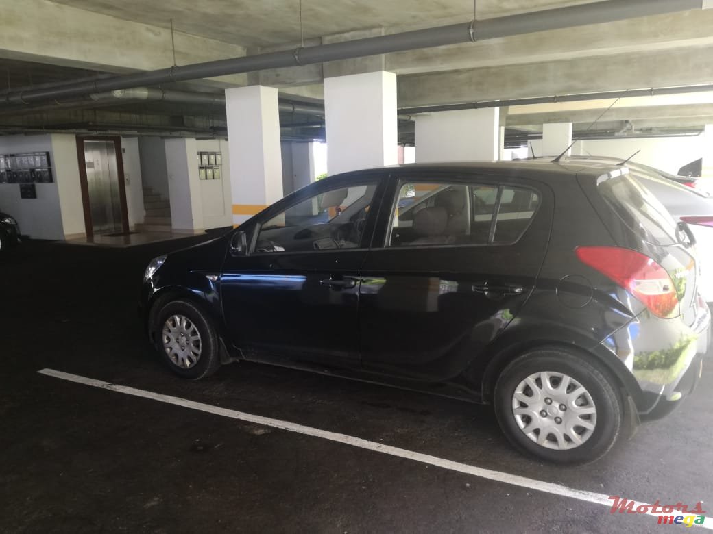 2010' Hyundai i20 photo #1