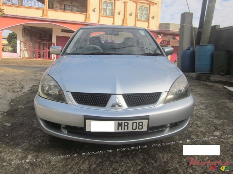 2008' Mitsubishi Lancer photo #3