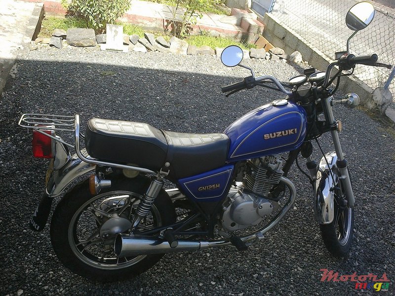 2012' Suzuki photo #2