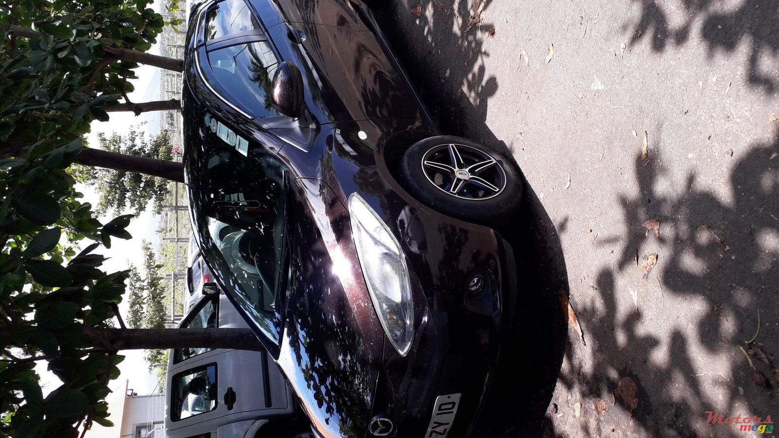 2010' Mazda Demio photo #2