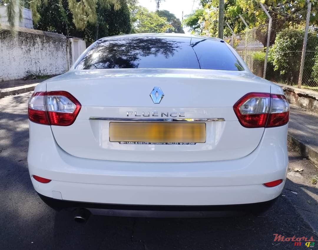 2011' Renault Fluence photo #3