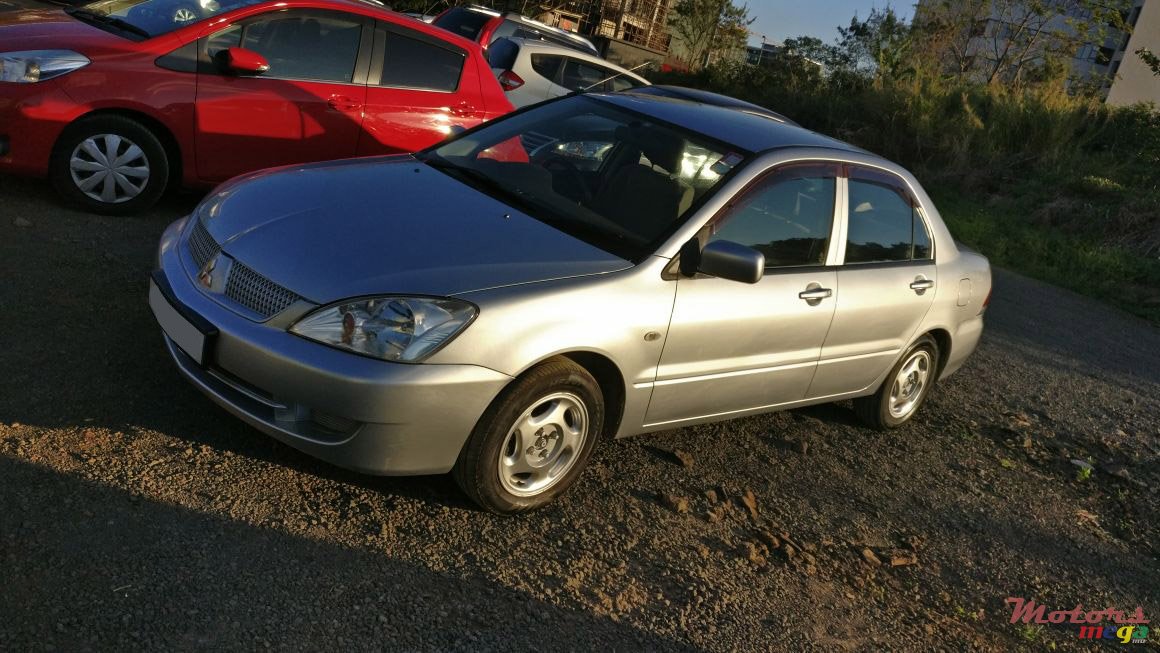 2007' Mitsubishi Lancer GLX photo #2