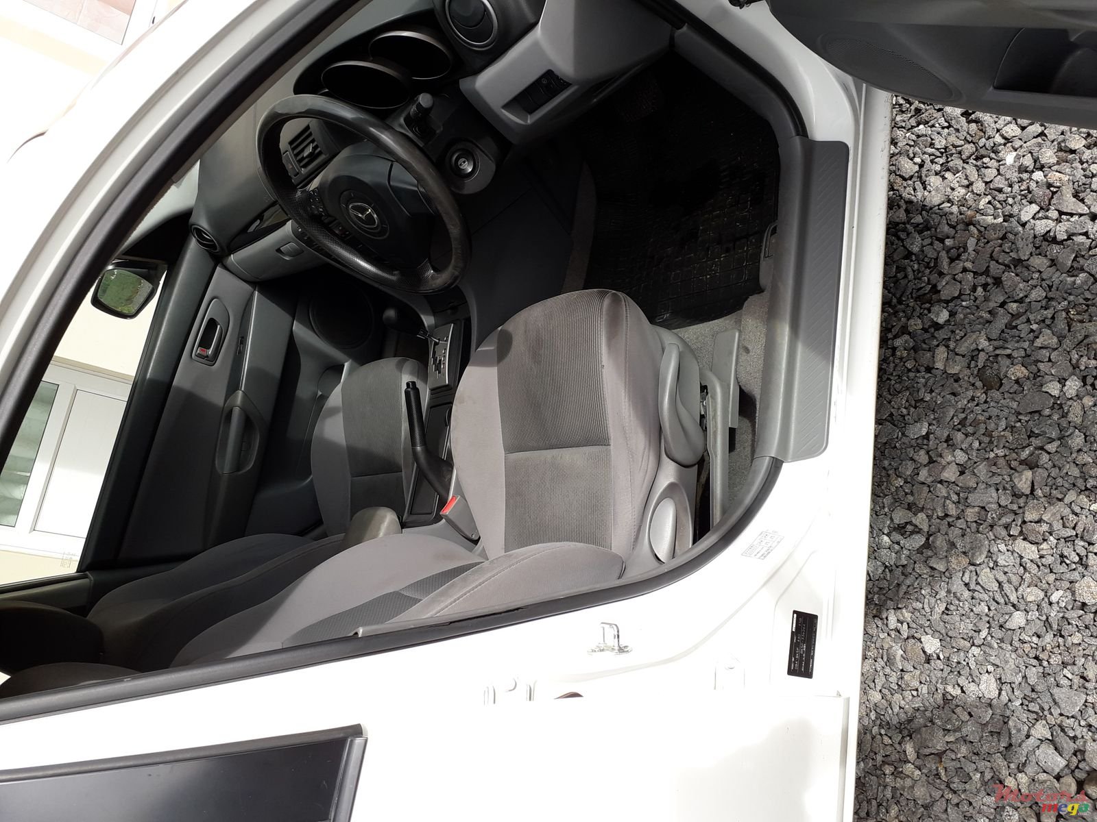 2009' Mazda Axela photo #4