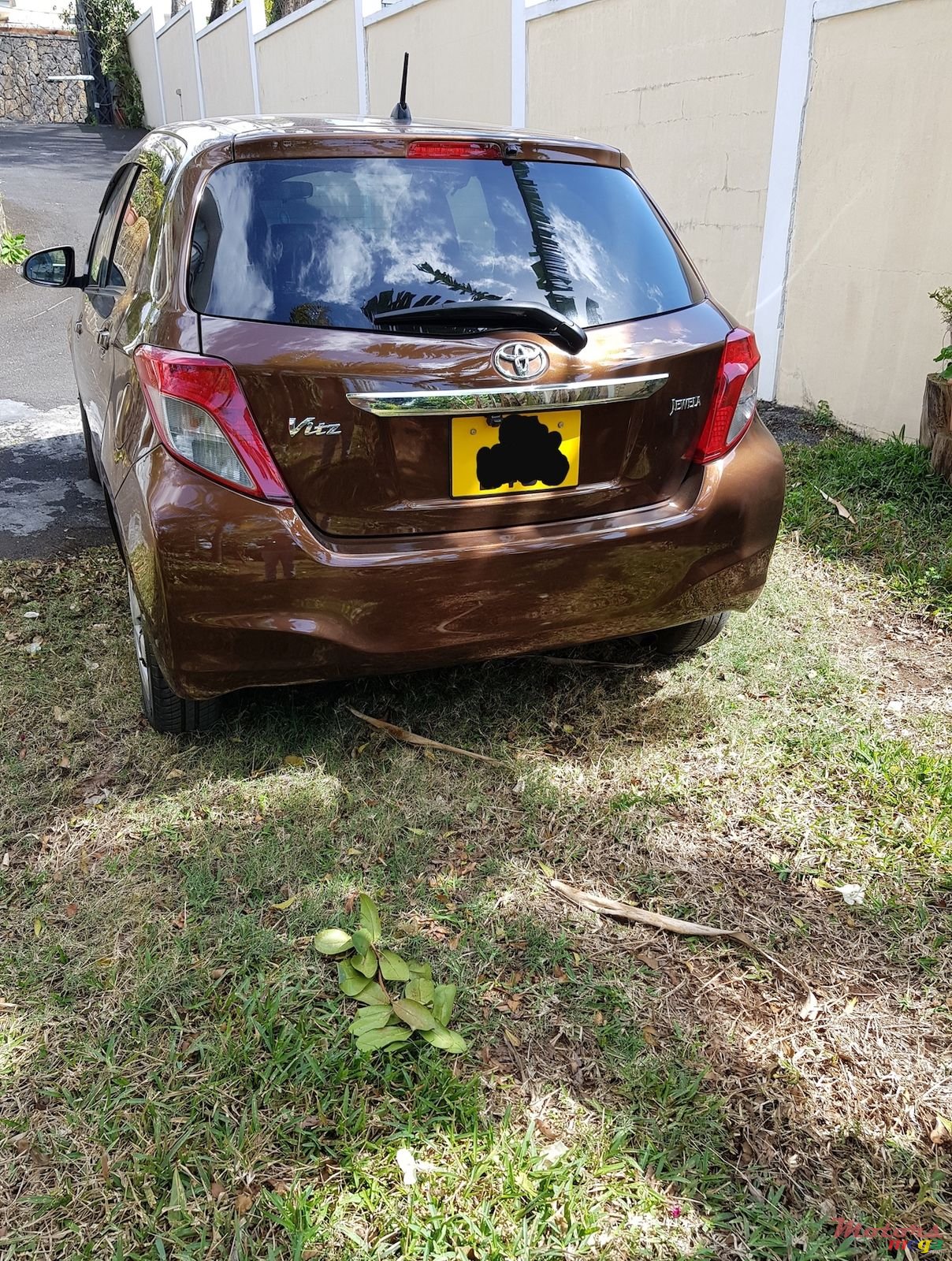 2012' Toyota Vitz JEWELA photo #2