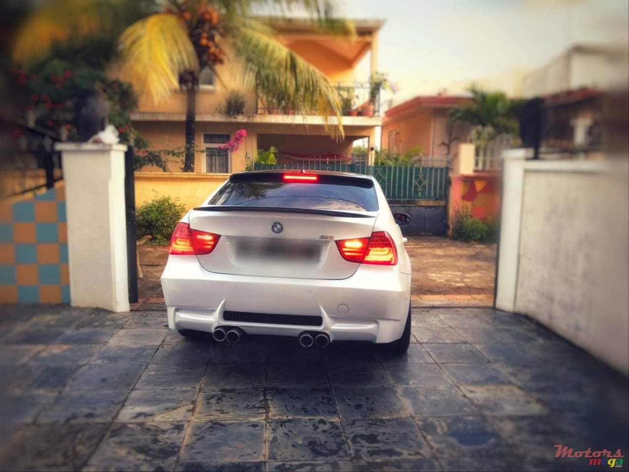 2009' BMW 318 photo #7