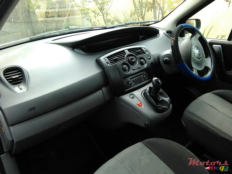 2004' Renault Scenic photo #3