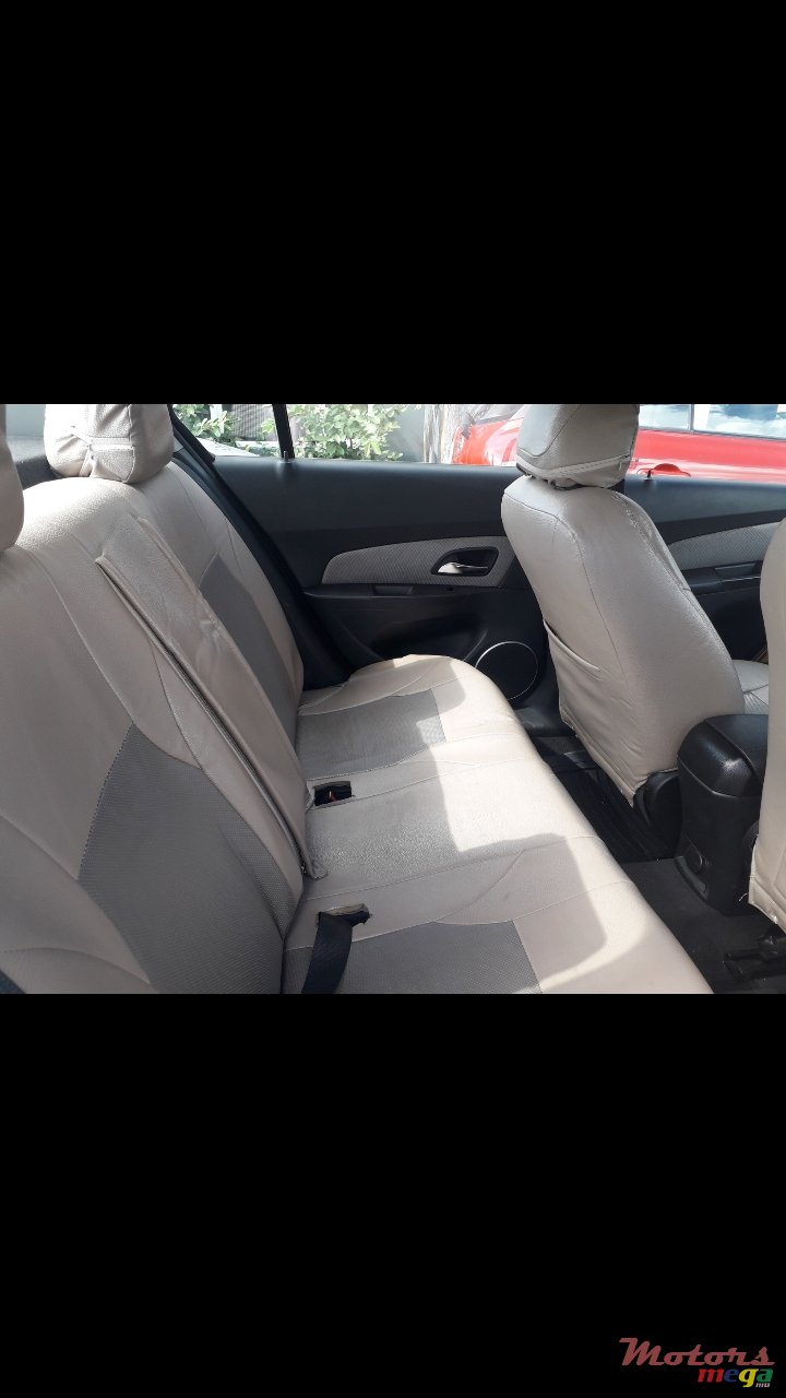 2011' Chevrolet photo #4