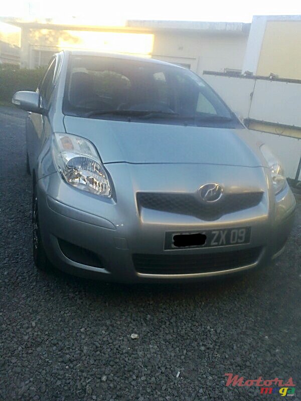 2009' Toyota Vitz Vitz photo #2