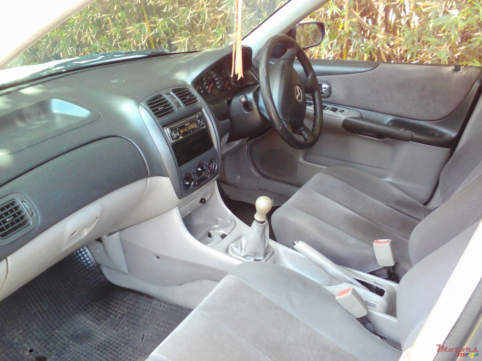 2002' Mazda 323 photo #3