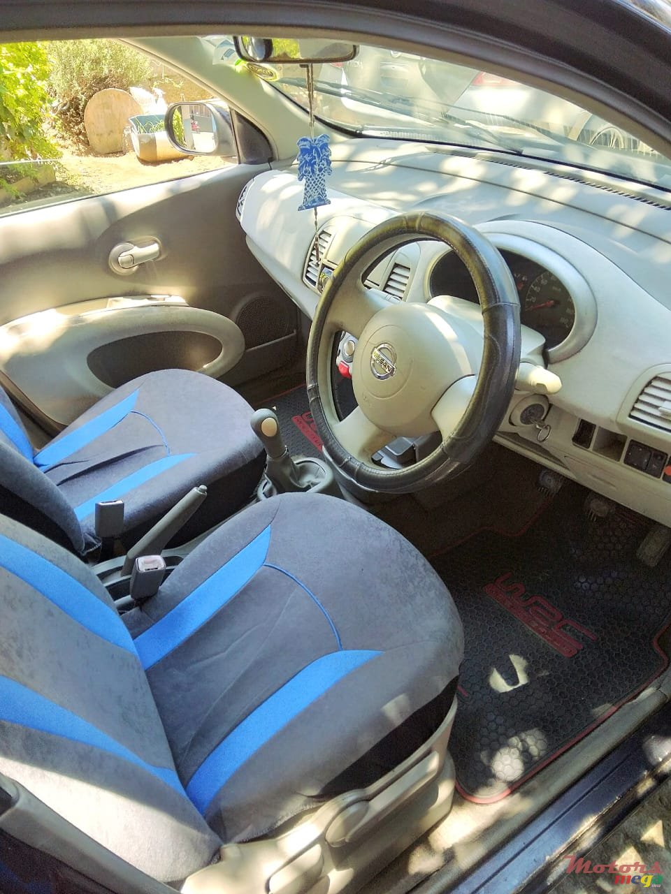 2004' Nissan photo #3