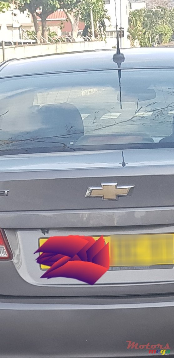 2011' Chevrolet Cruze photo #2