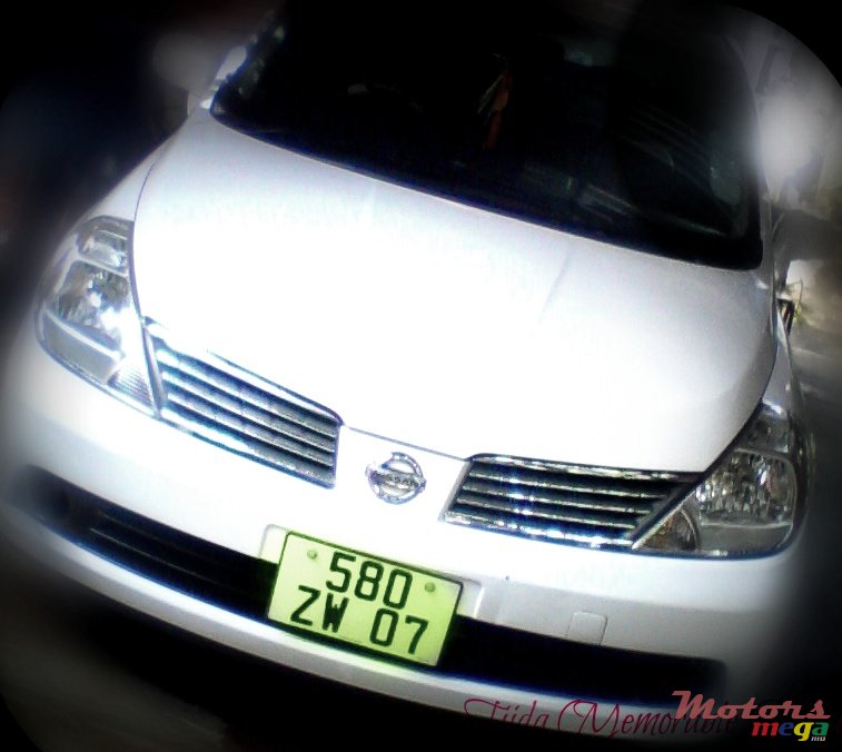 2007' Nissan Tiida photo #1