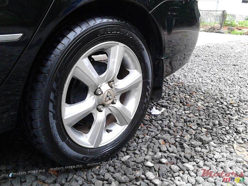 2004' Mitsubishi Lancer origine photo #3