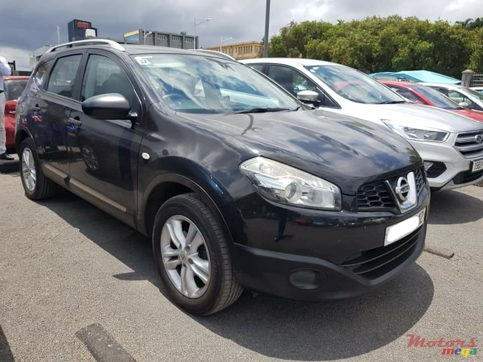 2012' Nissan Qashqai+2 7seater photo #1