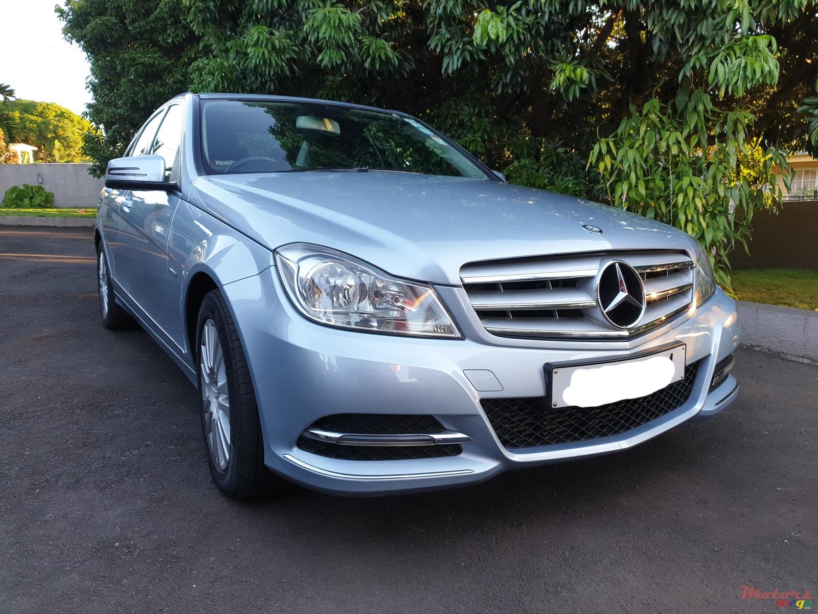 2014' Mercedes-Benz C-Class C180 photo #1