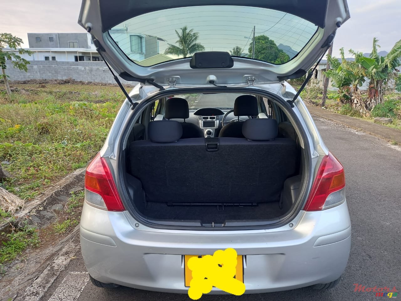 2009' Toyota Vitz photo #6