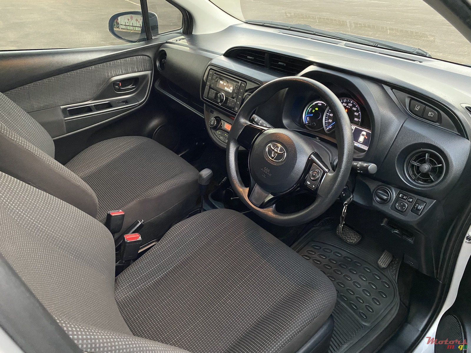 2019' Toyota Vitz Hybrid photo #6