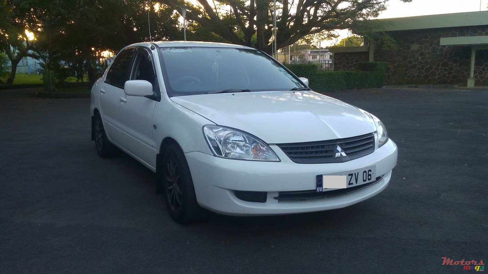 2006' Mitsubishi Lancer photo #2
