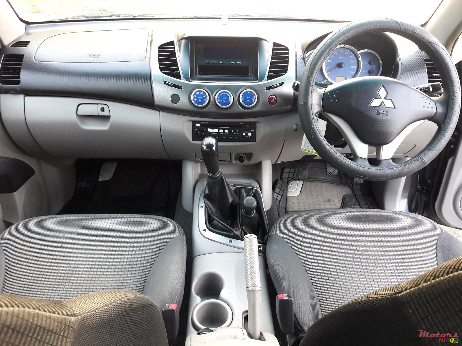 2007' Mitsubishi Sportero DiD (4x4) photo #3