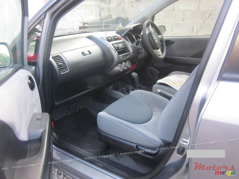 2006' Honda fit photo #6
