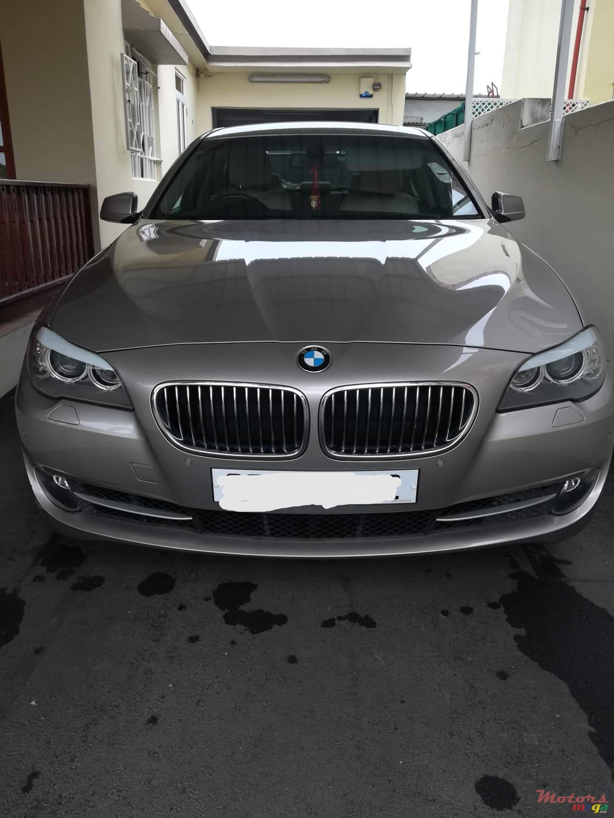 2012' BMW 520 photo #4