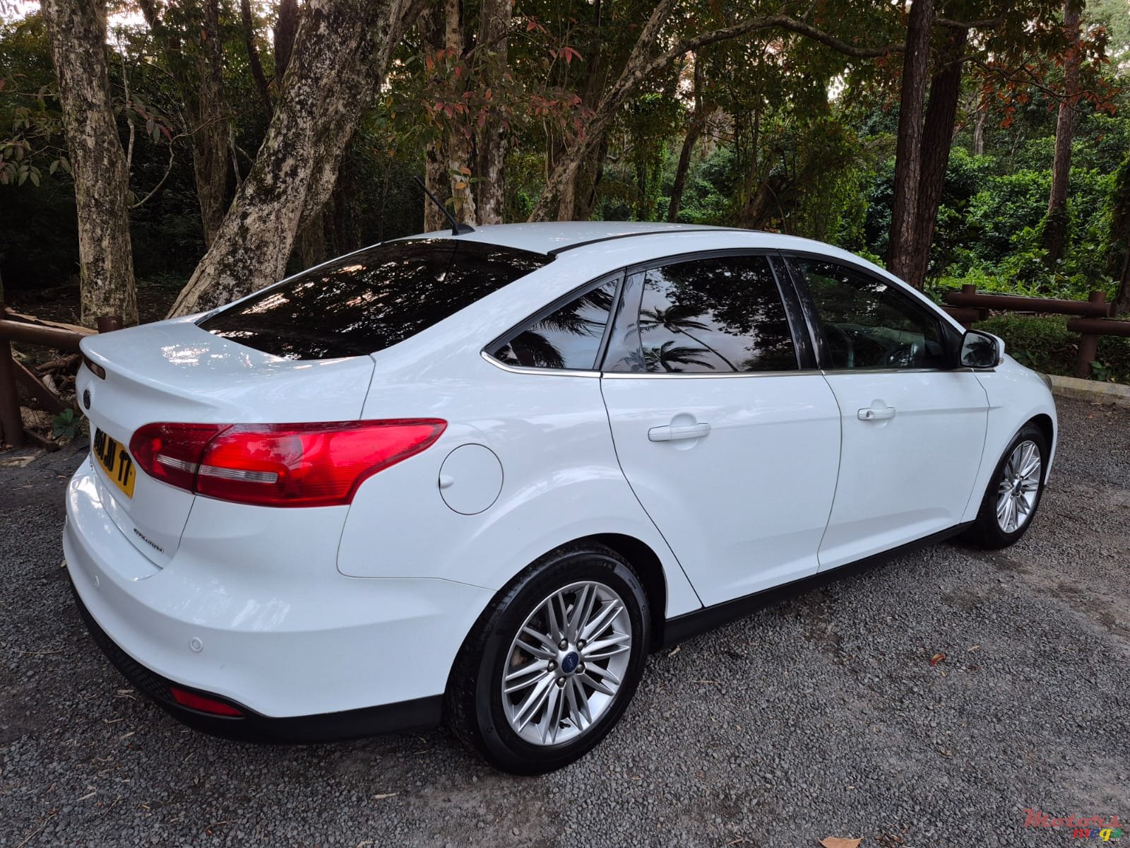 2017' Ford Focus Titanium Auto photo #5