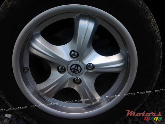 2013' Toyota photo #1