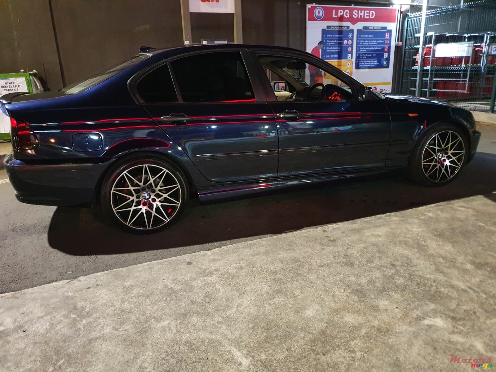 2002' BMW 3 Series photo #7