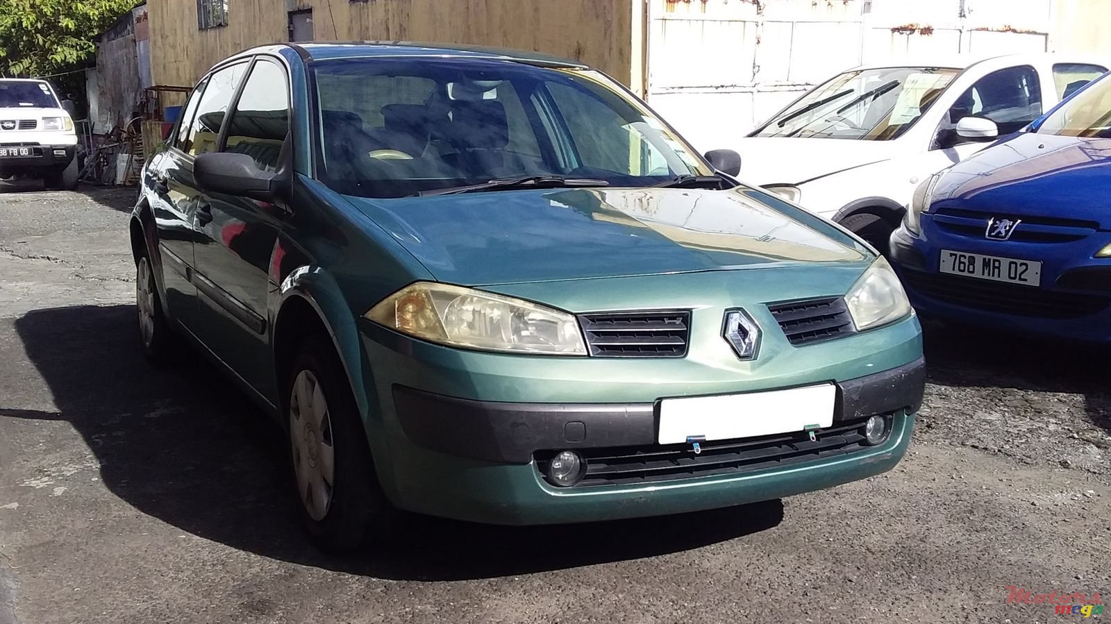 2005' Renault Megane photo #2
